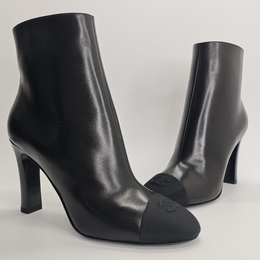 2025 CHANEL BLACK LEATHER ANKLE BOOTS Size 37.5C NEW WITH DUST BAGS